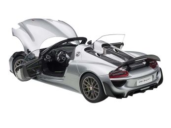 Porsche 918 Spyder Weissach Package Silver 1/12 Model Car by Autoart